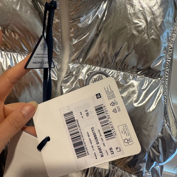 MONCLER NWT Blavet Silver Down Quilted Puffer Vest 3 L Metallic - Picture 13 of 16